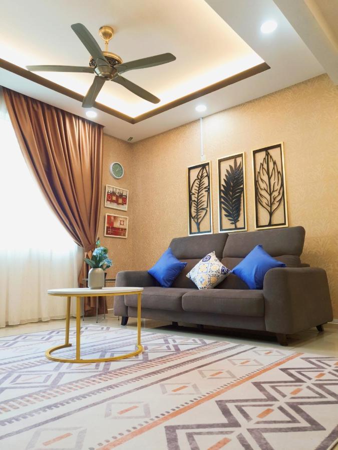 Klia Ehsan Residence Sepang Nilai Greenery 8 Pax Air-Con Buitenkant foto