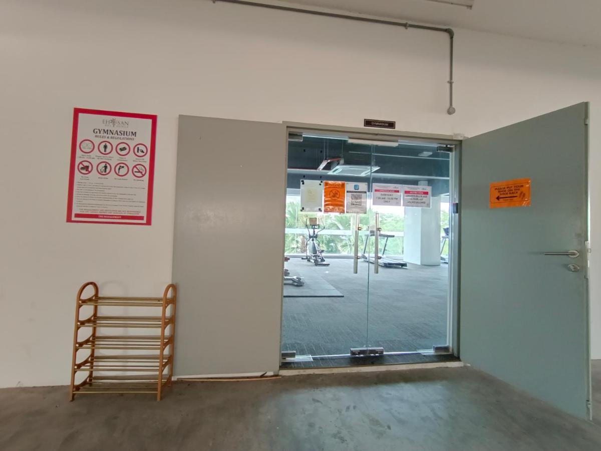 Klia Ehsan Residence Sepang Nilai Greenery 8 Pax Air-Con Buitenkant foto