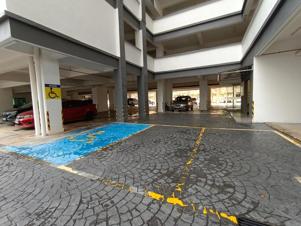 Klia Ehsan Residence Sepang Nilai Greenery 8 Pax Air-Con Buitenkant foto