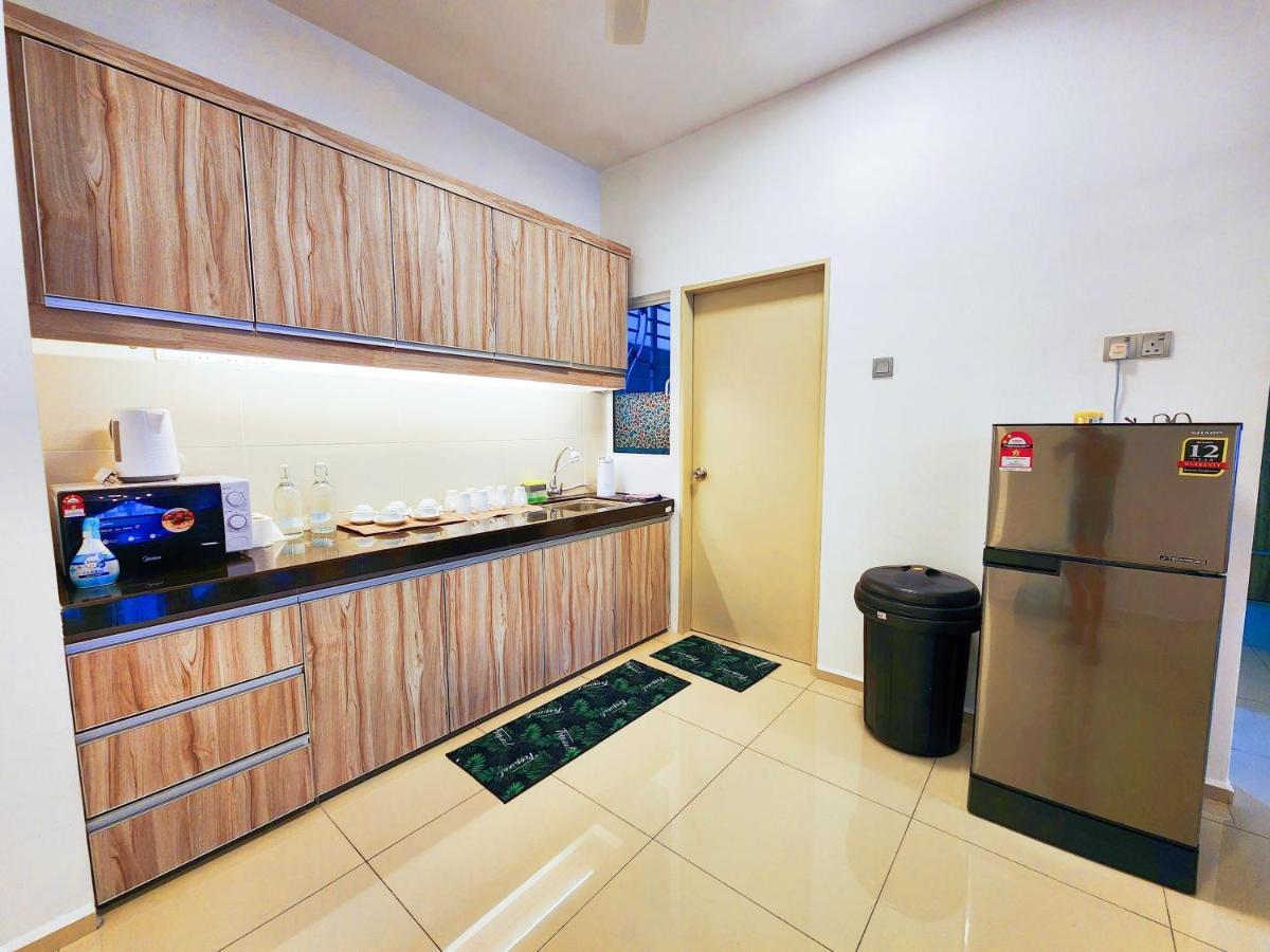 Klia Ehsan Residence Sepang Nilai Greenery 8 Pax Air-Con Buitenkant foto