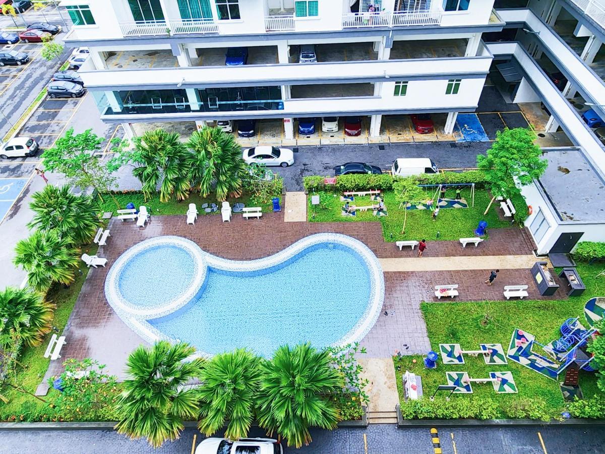 Klia Ehsan Residence Sepang Nilai Greenery 8 Pax Air-Con Buitenkant foto
